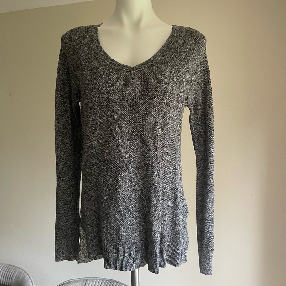 GAP Gray Long Sleeve Knit Sweater